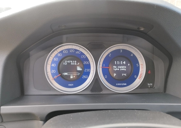 Volvo V60 cena 31500 przebieg: 250000, rok produkcji 2011 z Trzebiatów małe 46